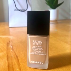 Chanel Ultra Le Teint Liquid Foundation